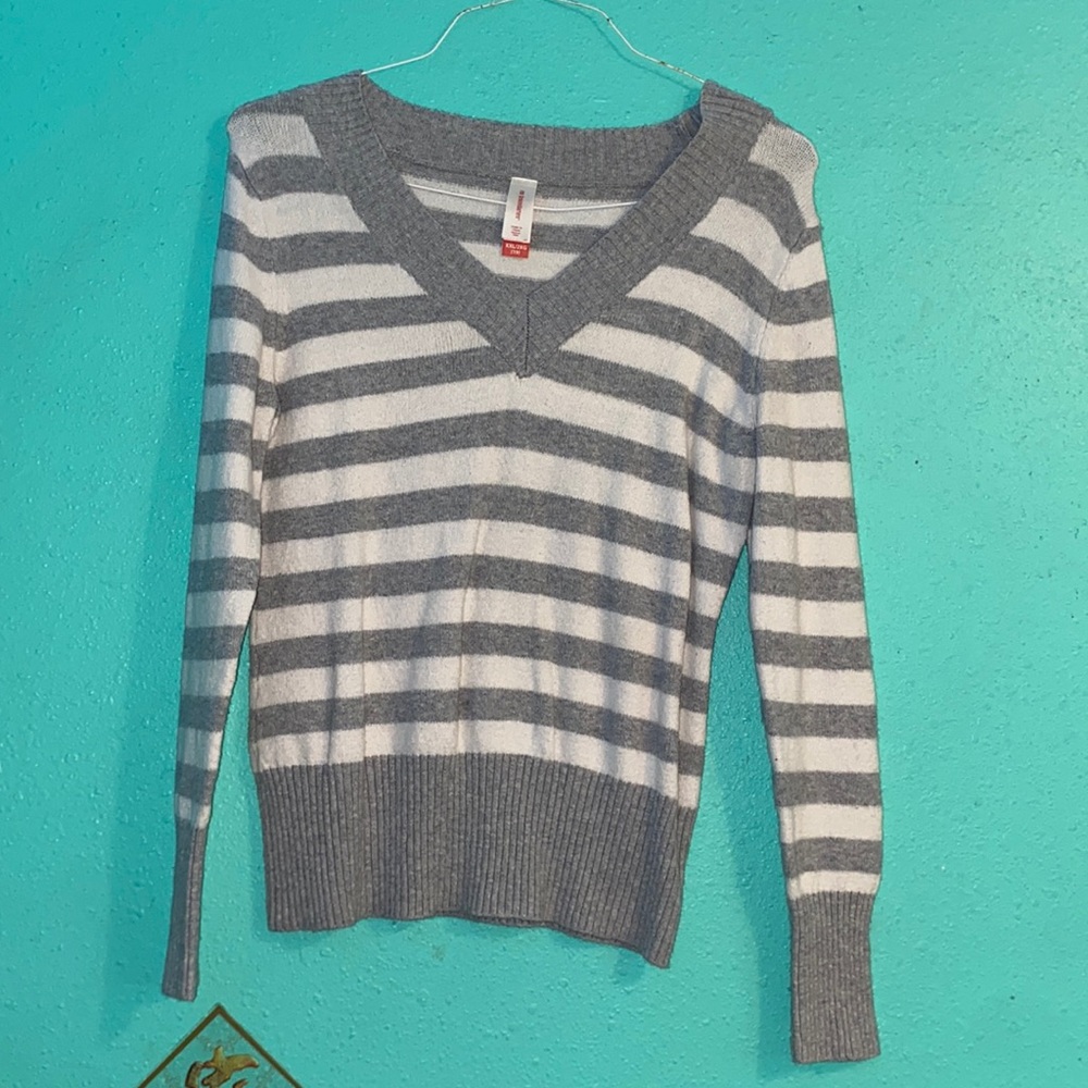 No boundaries gray/white striped sweater